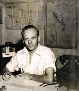  Henry Evans (Harry) Maude, a former British colonial administrator, head of the Social Development section of the South Pacific Commission, and Professor of Pacific History at the Australian National University, and of his wife, fellow researcher and string figure expert, Honor Maude. 